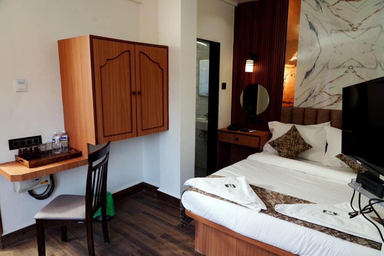 Hotel Padma Krishna Pune Dış mekan fotoğraf