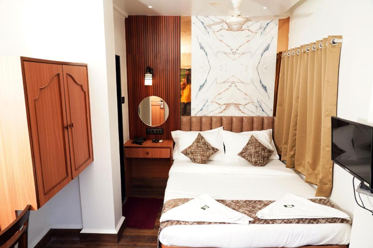 Hotel Padma Krishna Pune Dış mekan fotoğraf